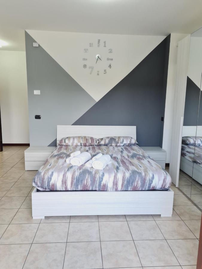 La Casa Di Ida Intero Appartamento Vigevano Bagian luar foto